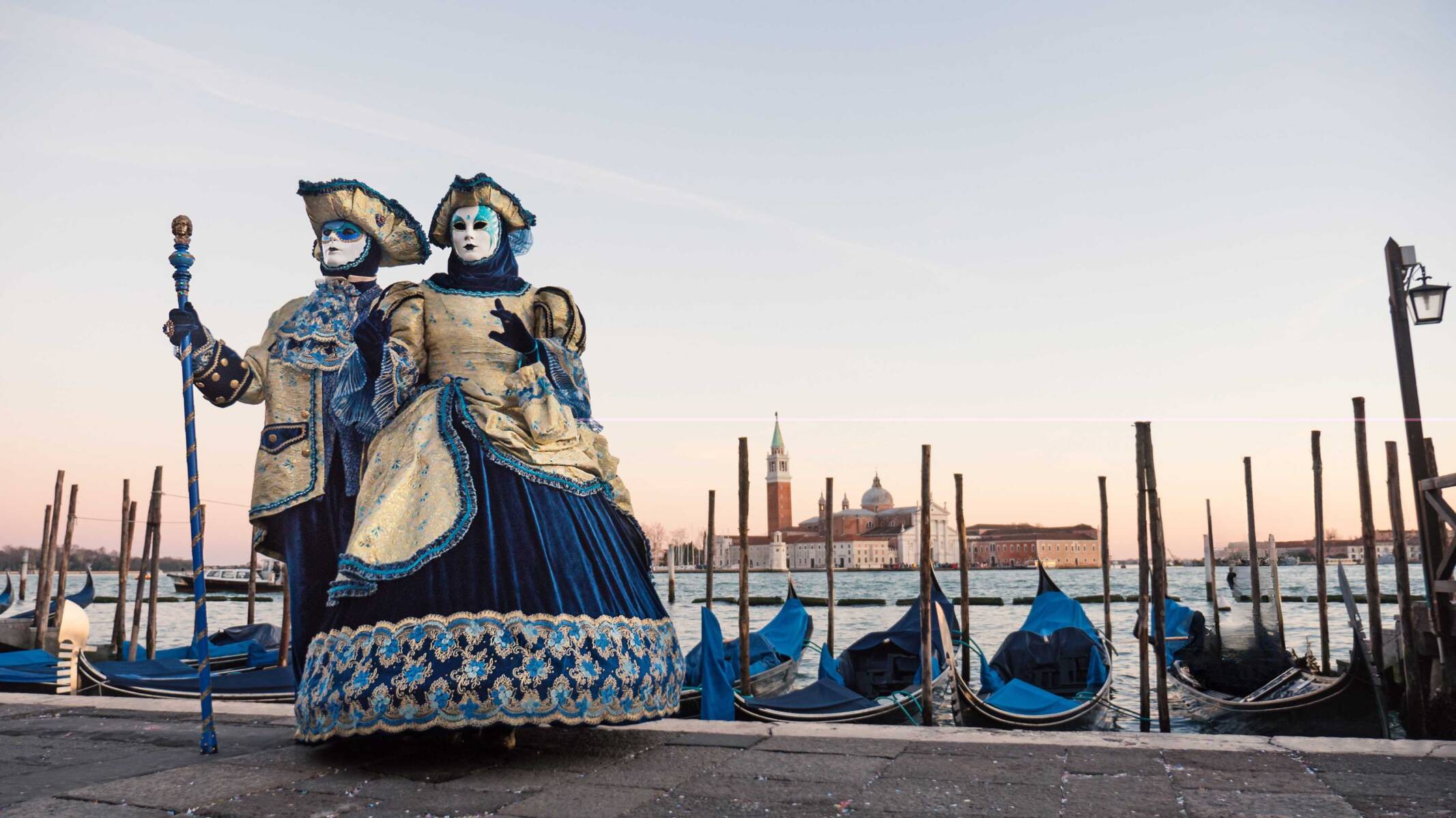 Maschere del Carnevale di Venezia in Piazza San Marco